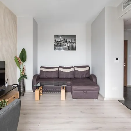 New Comfort 1604 * Varsovia
