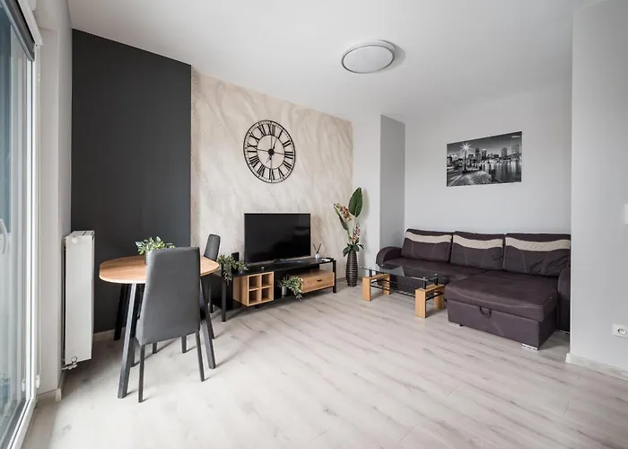 New Comfort 1604 By Bookinghost * Warsaw