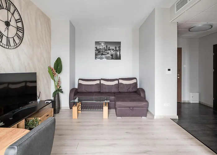 New Comfort 1604 By Bookinghost * Warsaw