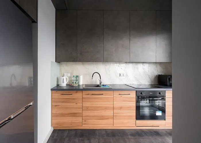 New Comfort 1604 By Bookinghost * وارسو